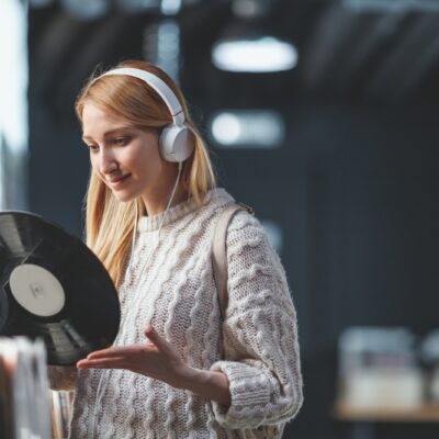 6 Valuable Collectibles Found in Unexpected Places: Turn Your Finds into Quick Cash